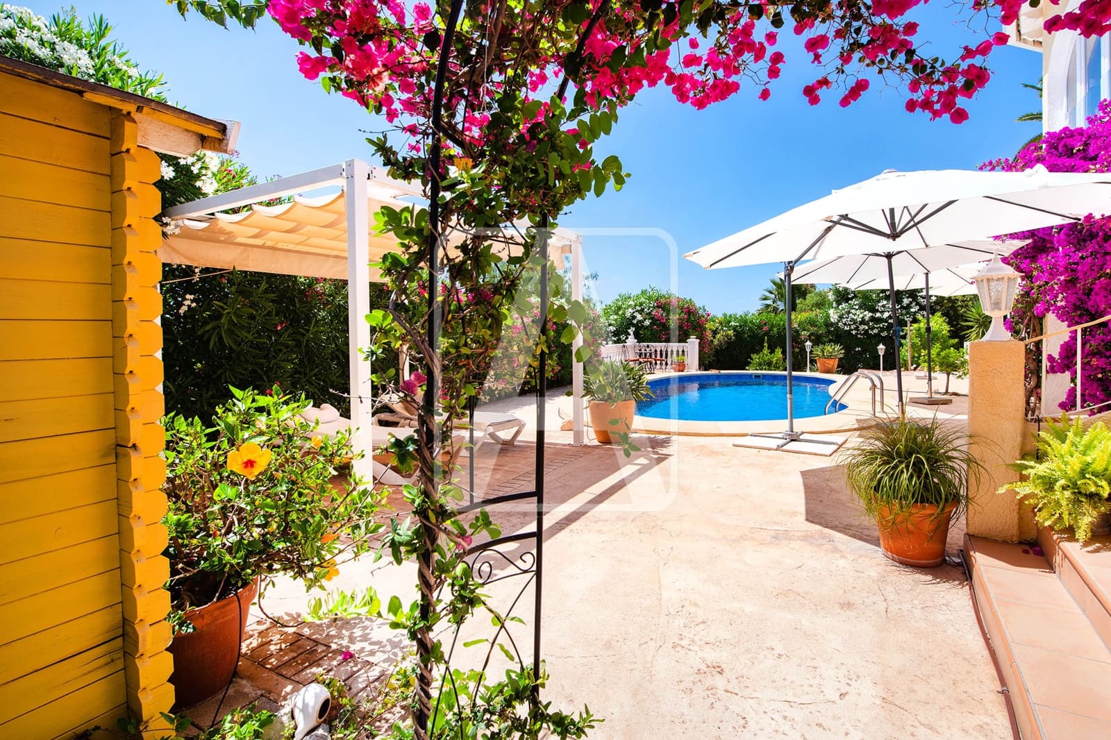 3 soveværelse Villa til salg i Calpe / Calp med swimmingpool garage - € 695.000 (Ref: 9953607)
