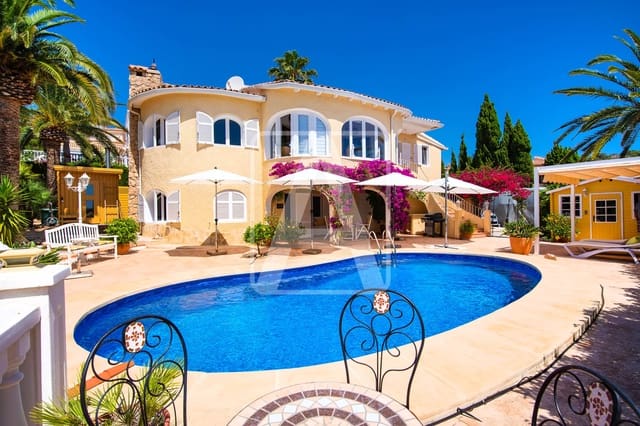 3 soveværelse Villa til salg i Calpe / Calp med swimmingpool garage - € 695.000 (Ref: 9953607)
