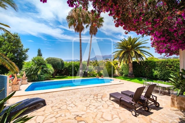 Chalet de 4 habitaciones en Calpe / Calp en venta con garaje - 1.190.000 € (Ref: 9969053)