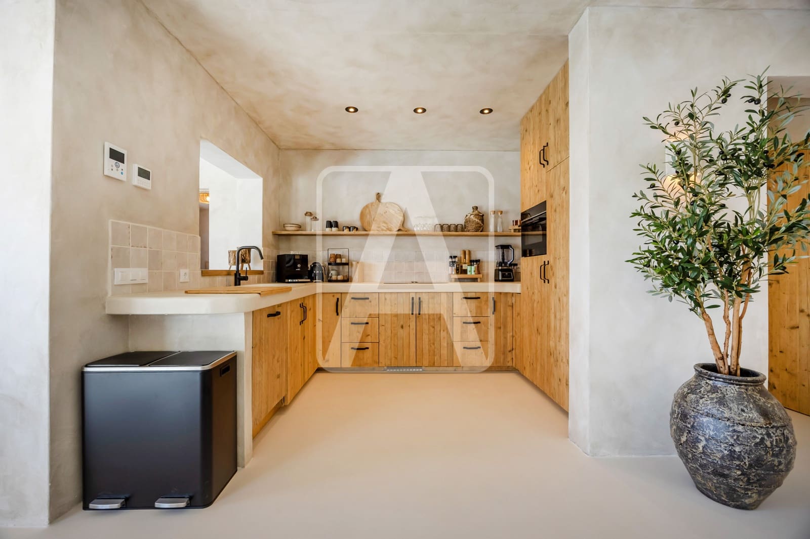 3 bedroom Villa for sale in Benissa with garage - € 2,495,000 (Ref: 9976658)