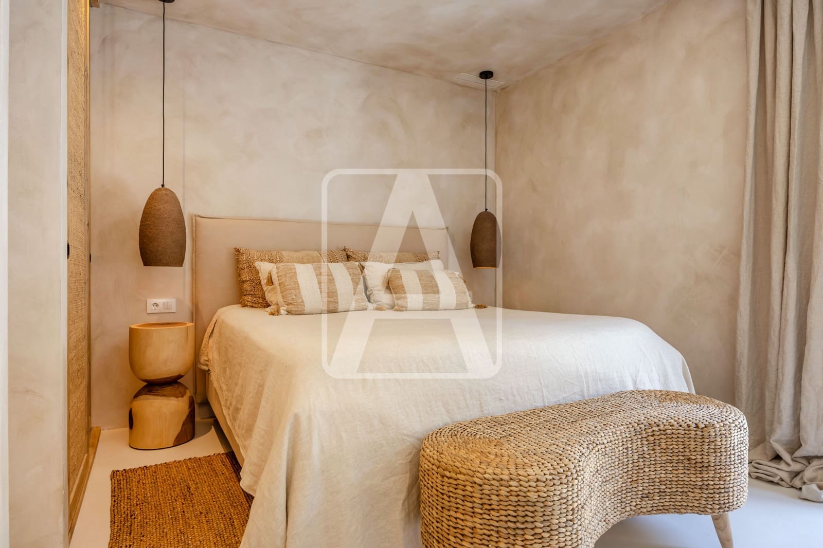 3 bedroom Villa for sale in Benissa with garage - € 2,495,000 (Ref: 9976658)