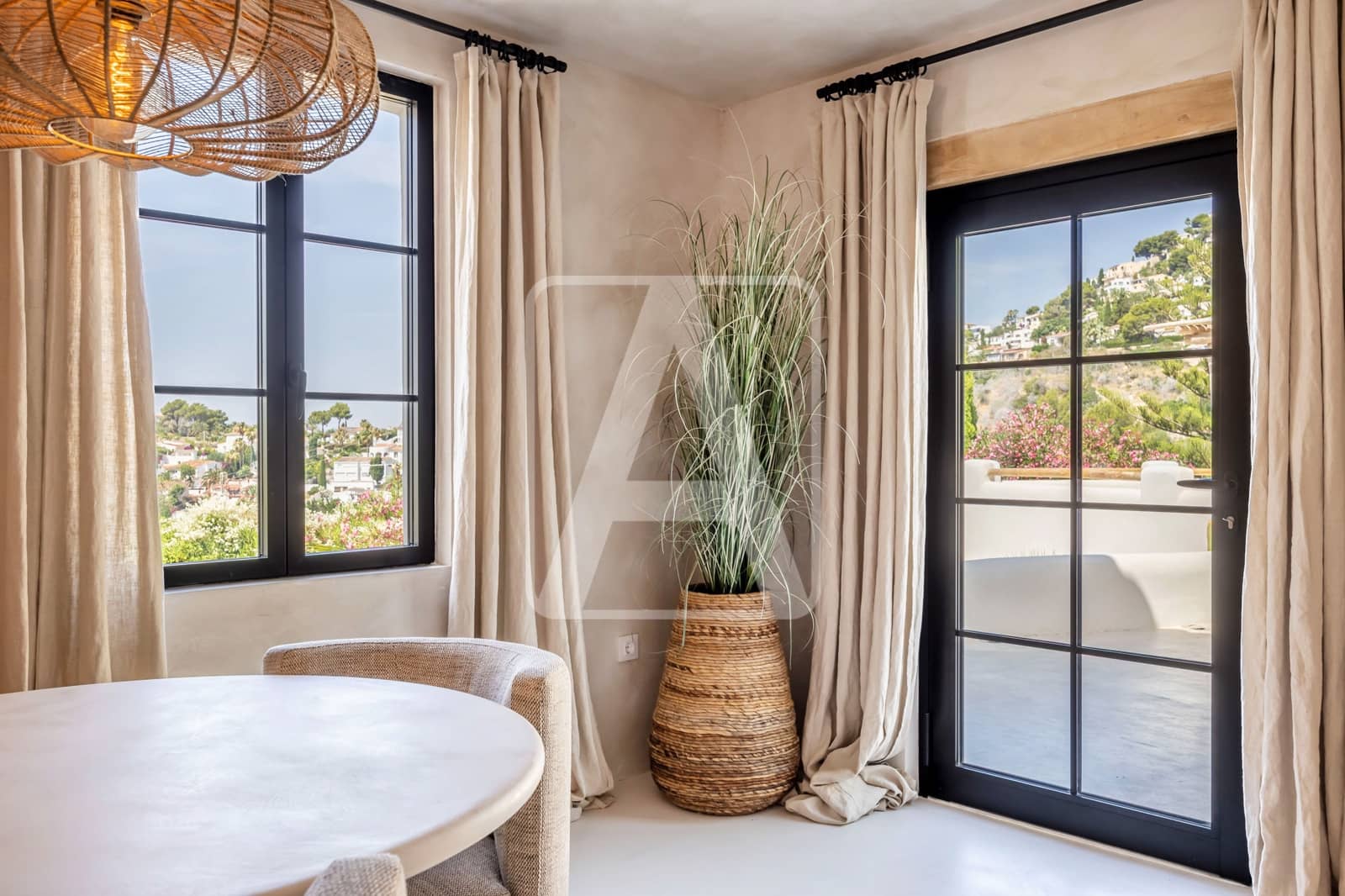 3 bedroom Villa for sale in Benissa with garage - € 2,495,000 (Ref: 9976658)