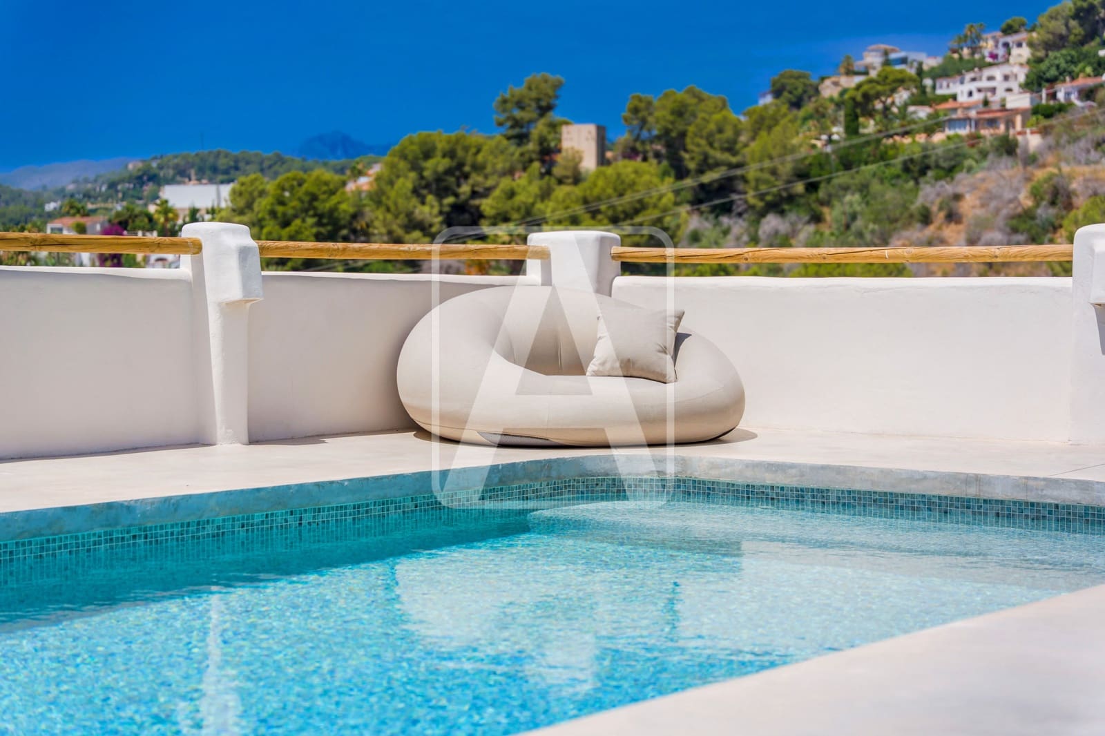 3 bedroom Villa for sale in Benissa with garage - € 2,495,000 (Ref: 9976658)