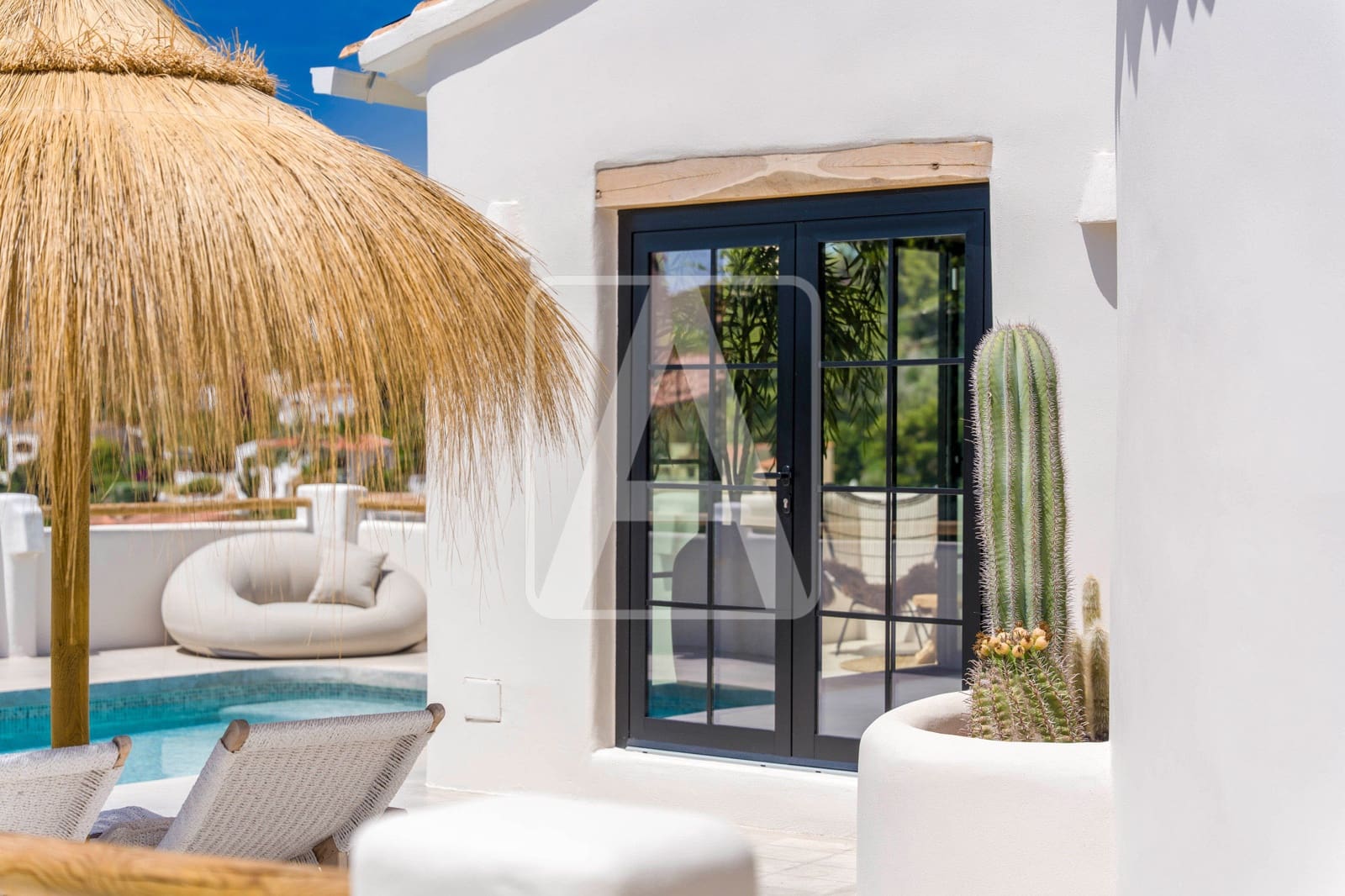 3 bedroom Villa for sale in Benissa with garage - € 2,495,000 (Ref: 9976658)