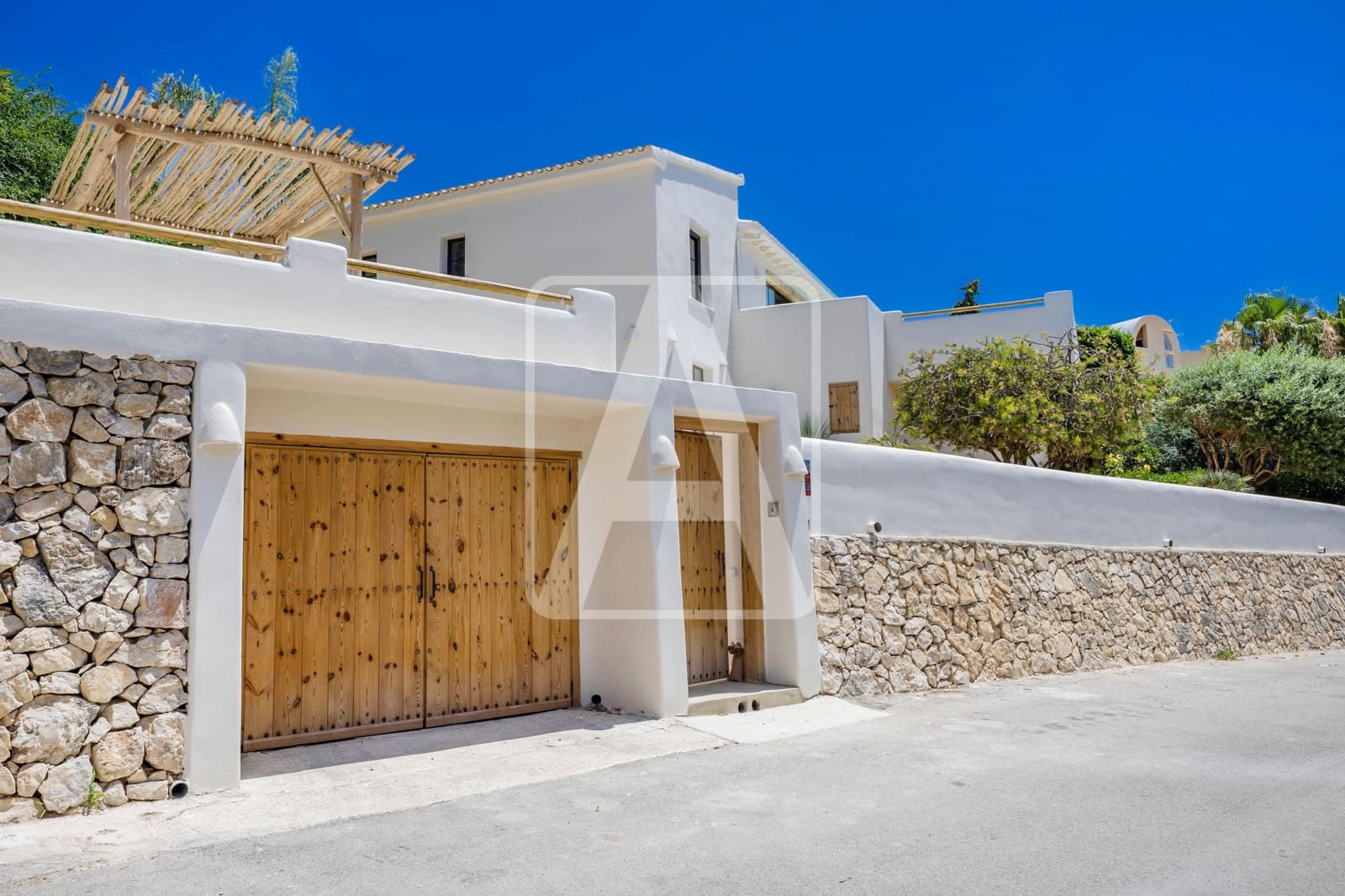 4 slaapkamer Villa te koop in Benissa met zwembad garage - € 2.495.000 (Ref: 9976658)