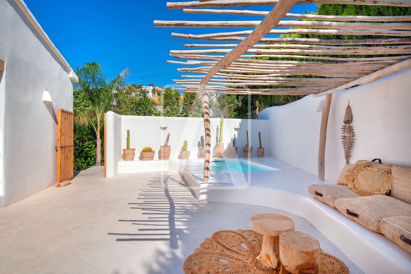 4 slaapkamer Villa te koop in Benissa met zwembad garage - € 2.495.000 (Ref: 9976658)