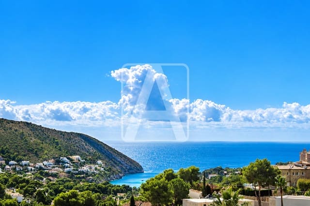 4 soverom Villa til salgs i Moraira, Teulada-Moraira med svømmebasseng garasje - € 1 950 000 (Ref: 9984078)