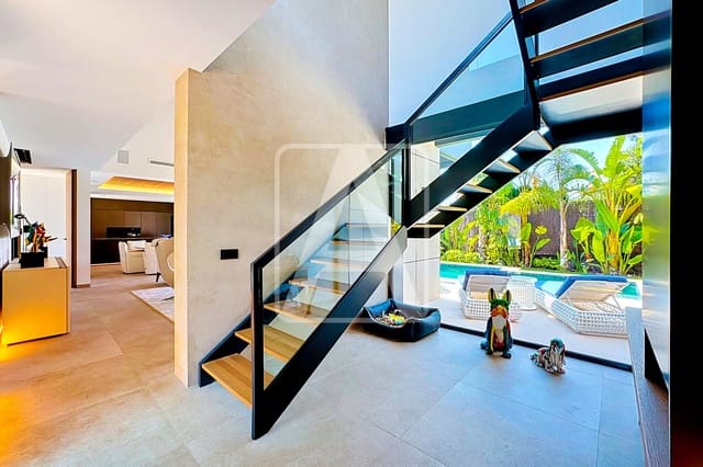 4 soveværelse Villa til salg i Calpe / Calp med swimmingpool garage - € 2.290.000 (Ref: 9984079)