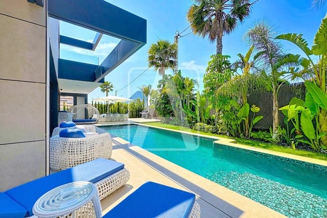 4 soveværelse Villa til salg i Calpe / Calp med swimmingpool garage - € 2.290.000 (Ref: 9984079)