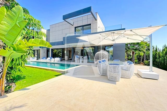 4 soveværelse Villa til salg i Calpe / Calp med swimmingpool garage - € 2.290.000 (Ref: 9984079)
