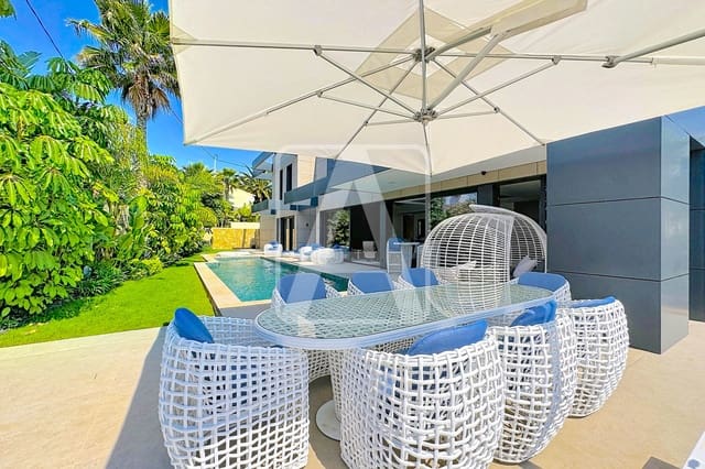 4 soveværelse Villa til salg i Calpe / Calp med swimmingpool garage - € 2.290.000 (Ref: 9984079)
