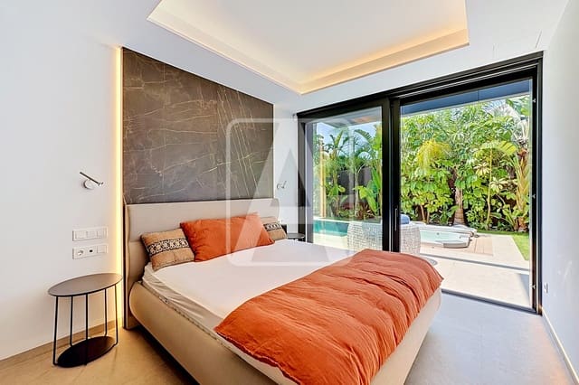 4 soveværelse Villa til salg i Calpe / Calp med swimmingpool garage - € 2.290.000 (Ref: 9984079)