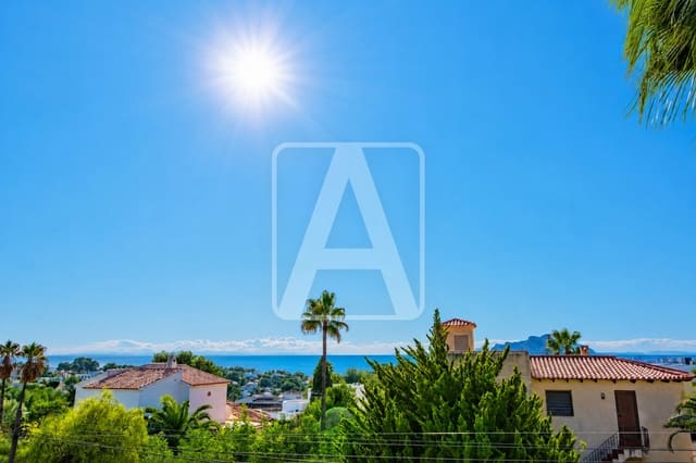 4 soveværelse Villa til salg i Moraira, Teulada-Moraira med swimmingpool garage - € 675.000 (Ref: 9994580)