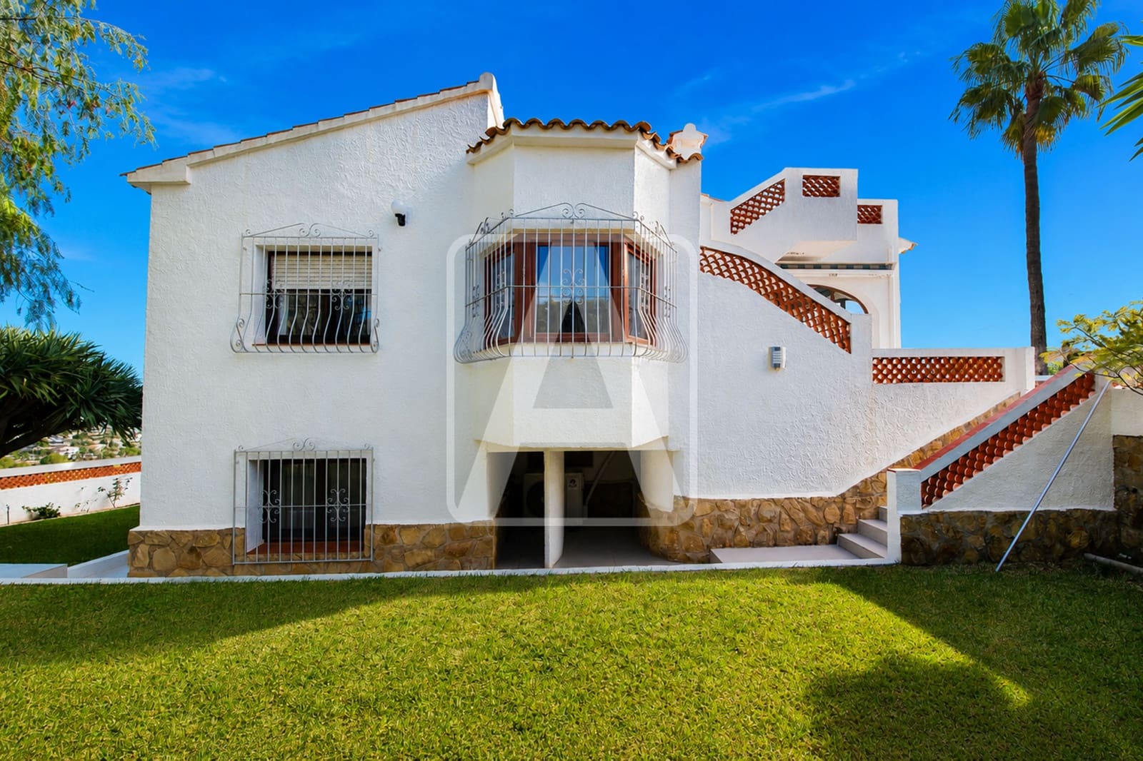 4 soveværelse Villa til salg i Moraira med swimmingpool garage - € 675.000 (Ref: 9994580)