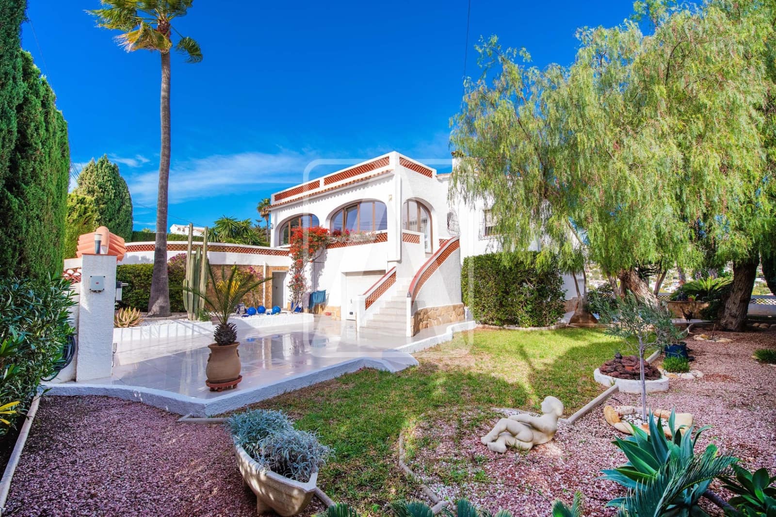 4 soveværelse Villa til salg i Moraira med swimmingpool garage - € 675.000 (Ref: 9994580)
