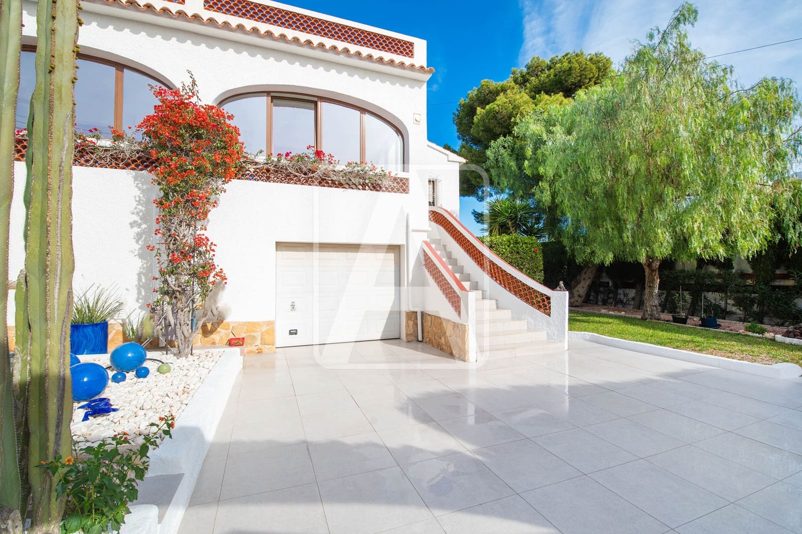 4 soveværelse Villa til salg i Moraira med swimmingpool garage - € 675.000 (Ref: 9994580)