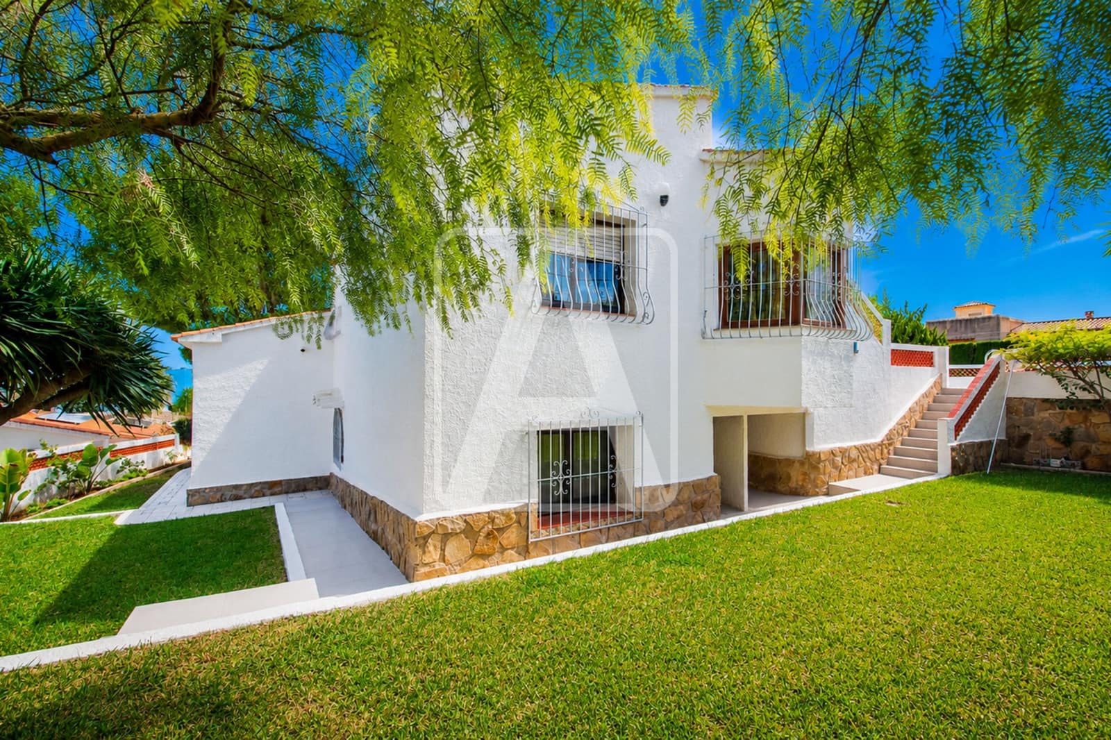 4 soveværelse Villa til salg i Moraira med swimmingpool garage - € 675.000 (Ref: 9994580)