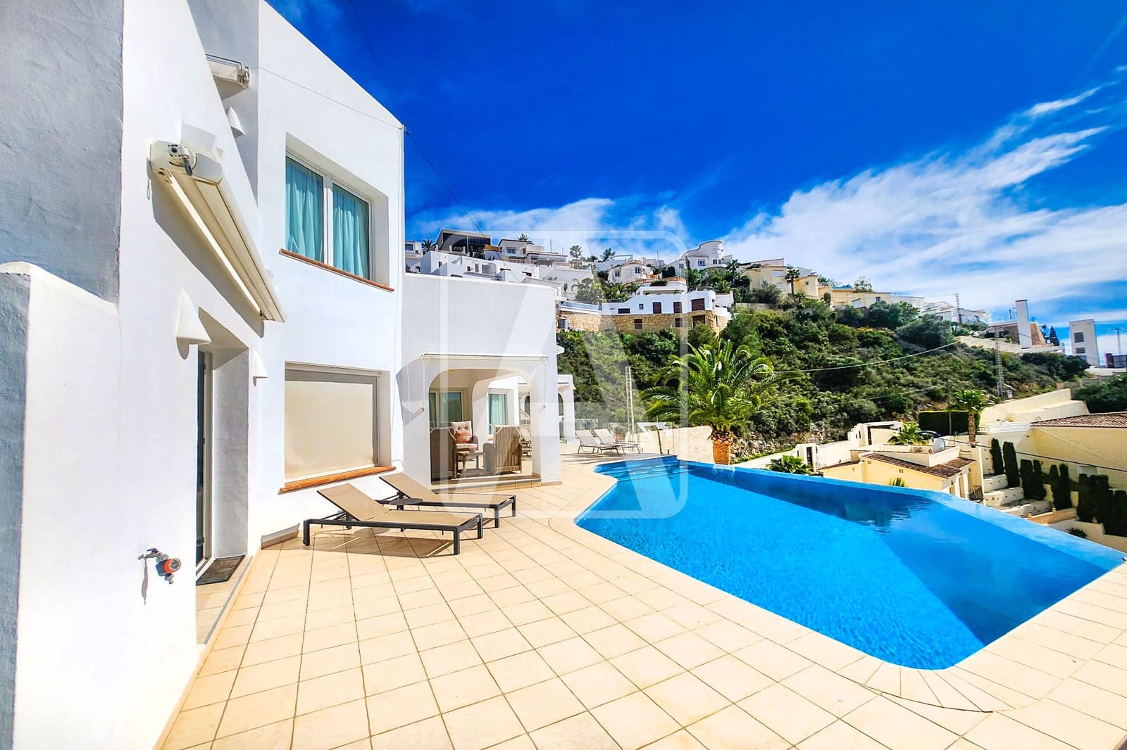 Chalet de 4 habitaciones en Moraira en venta con piscina garaje - 1.450.000 € (Ref: 9997920)