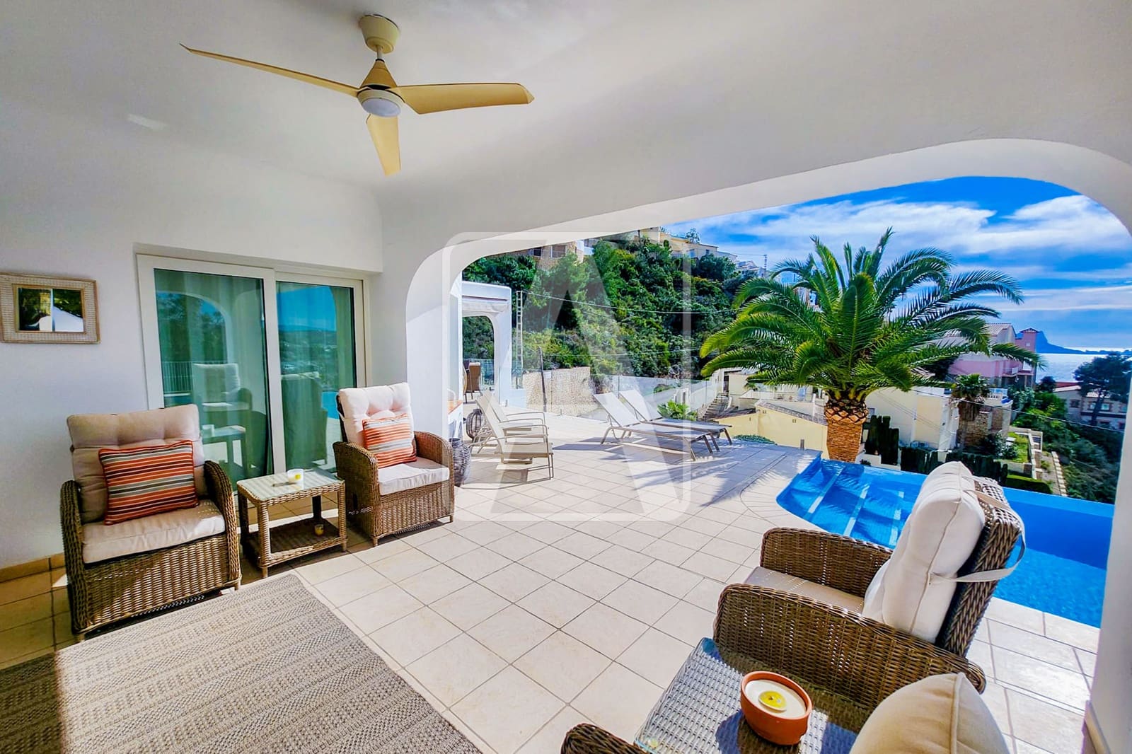 Chalet de 4 habitaciones en Moraira en venta con piscina garaje - 1.450.000 € (Ref: 9997920)