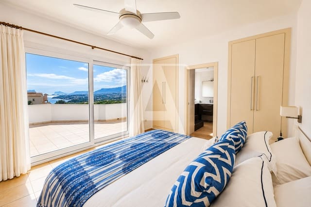Chalet de 4 habitaciones en Moraira, Teulada-Moraira en venta con piscina garaje - 1.450.000 € (Ref: 9997920)