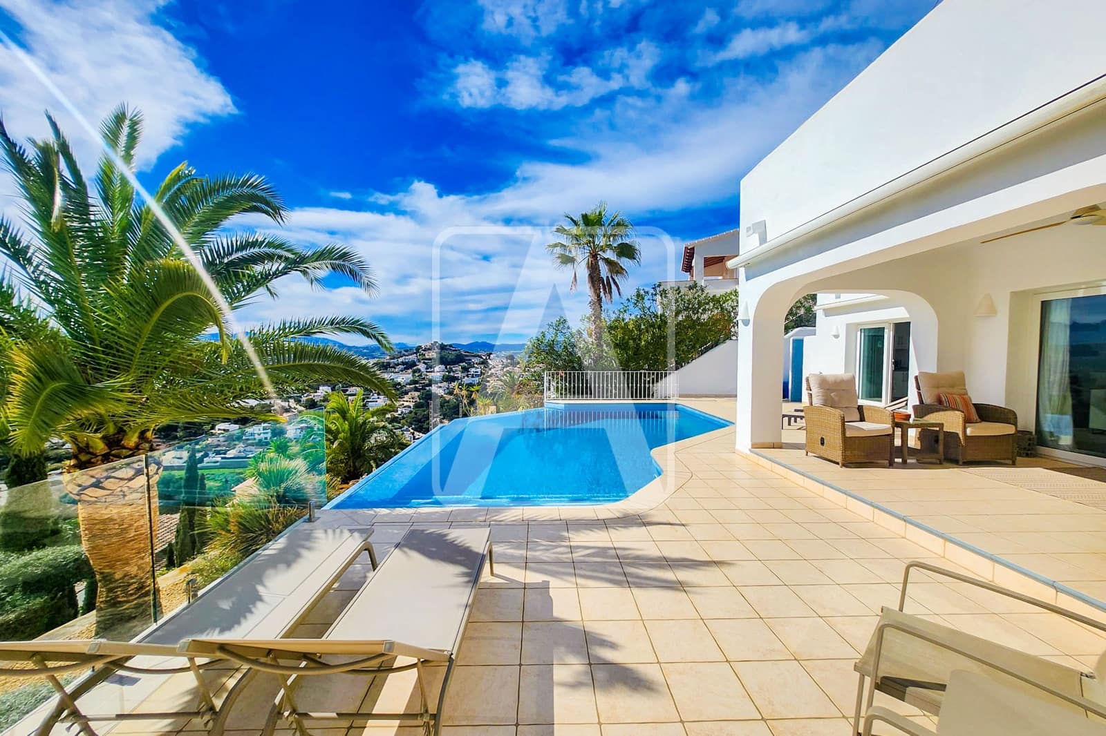 Chalet de 4 habitaciones en Moraira en venta con piscina garaje - 1.450.000 € (Ref: 9997920)