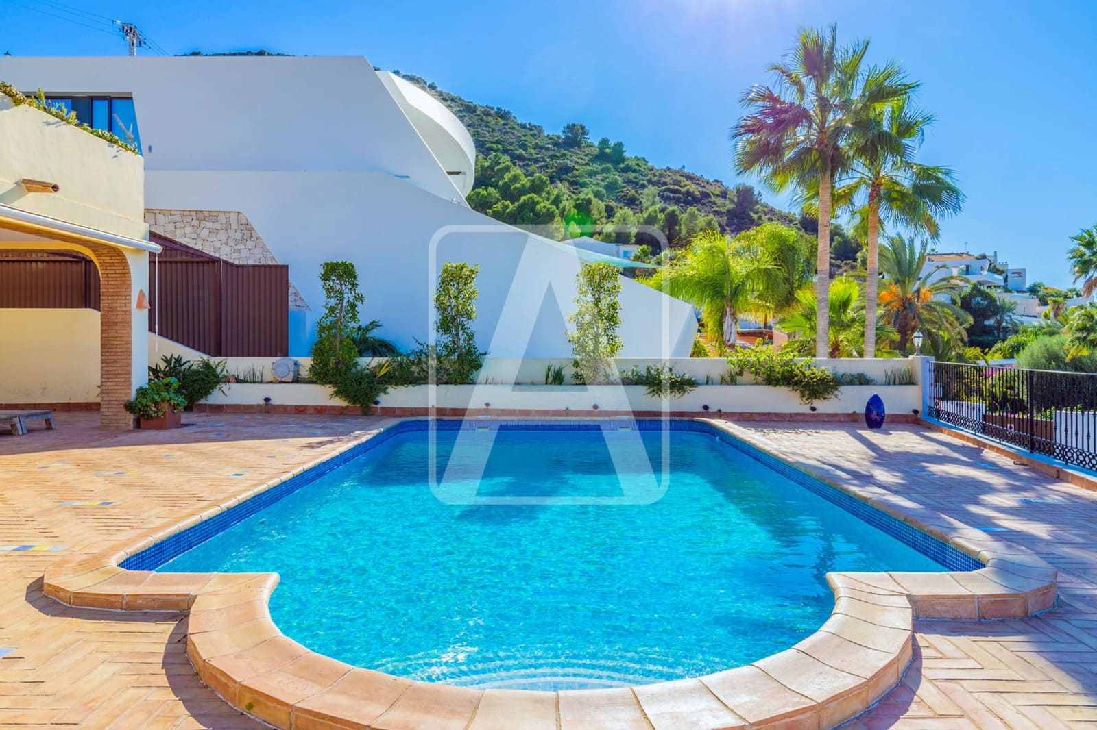 4 soveværelse Villa til salg i Moraira med swimmingpool garage - € 2.950.000 (Ref: 9997921)