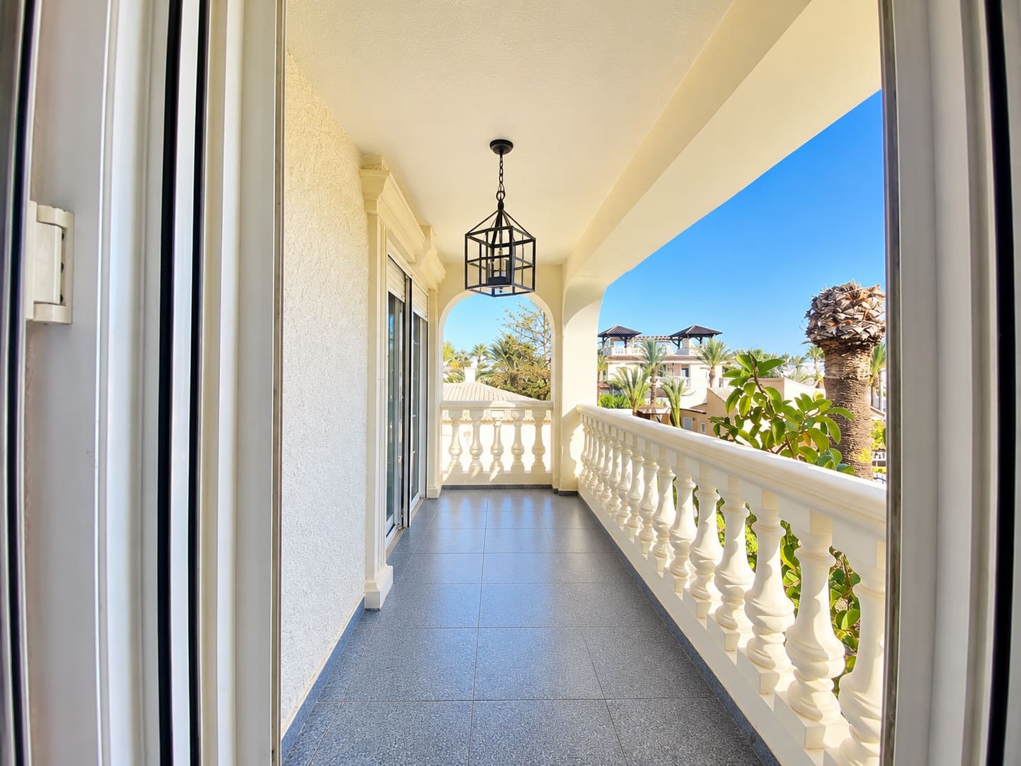 Chalet de 8 habitaciones en Cabo Roig en venta con piscina garaje - 1.490.000 € (Ref: 10004302)
