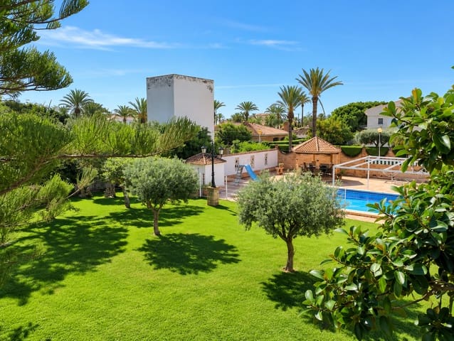 Chalet de 8 habitaciones en Cabo Roig, Orihuela en venta con piscina garaje - 1.490.000 € (Ref: 10004302)