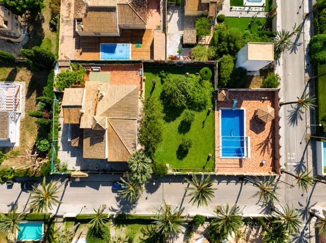 Chalet de 8 habitaciones en Cabo Roig, Orihuela en venta con piscina garaje - 1.490.000 € (Ref: 10004302)