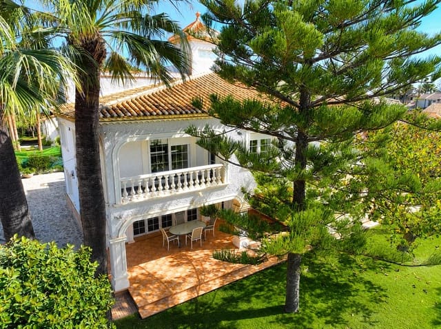 Chalet de 8 habitaciones en Cabo Roig, Orihuela en venta con piscina garaje - 1.490.000 € (Ref: 10004302)