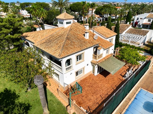 Chalet de 8 habitaciones en Cabo Roig, Orihuela en venta con piscina garaje - 1.490.000 € (Ref: 10004302)