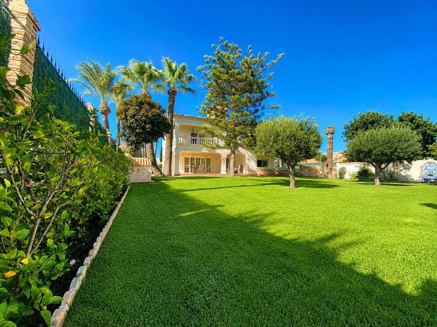 8 slaapkamer Villa te koop in Cabo Roig met zwembad garage - € 1.490.000 (Ref: 10004305)