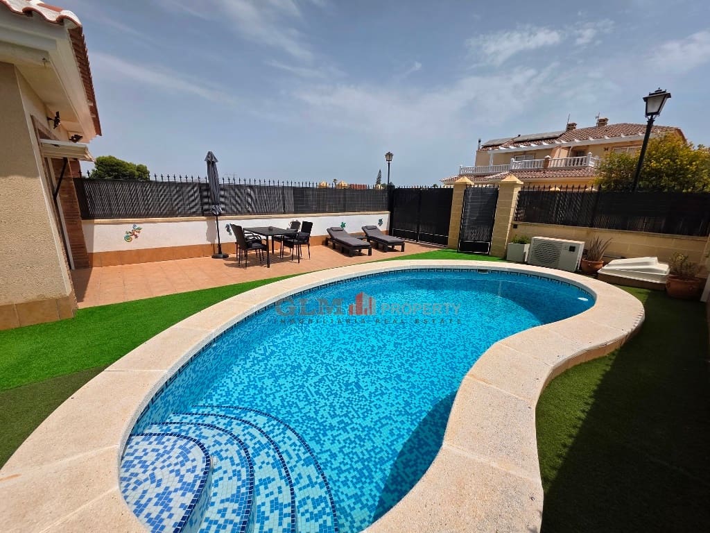 Apartamento de 3 habitaciones en Los Alcázares en venta con piscina garaje - 329.000 € (Ref: 10019348)
