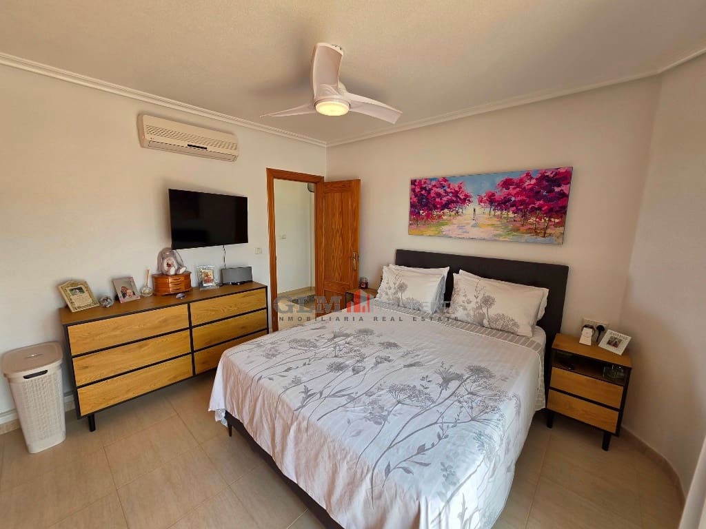 Apartamento de 3 habitaciones en Los Alcázares en venta con piscina garaje - 329.000 € (Ref: 10019348)