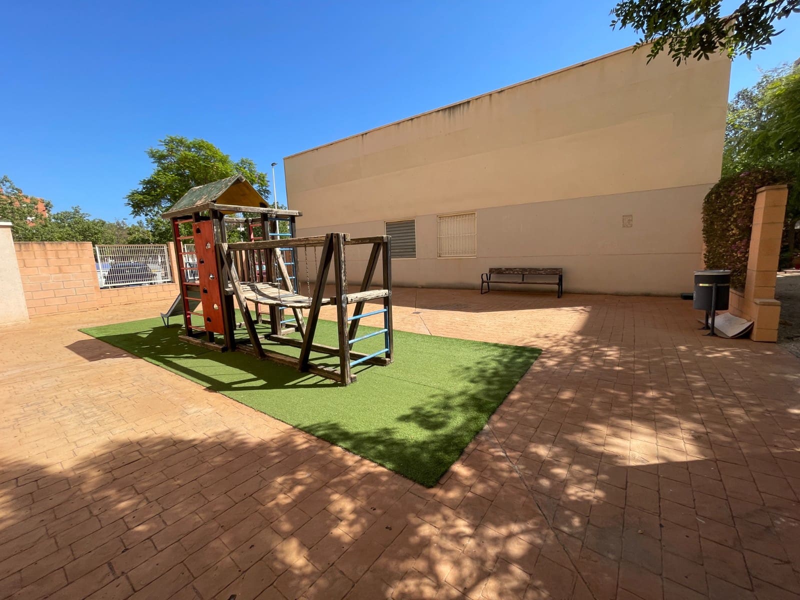 4 quarto Casa em Banda para venda em Elche / Elx com piscina garagem - 452 000 € (Ref: 10023130)