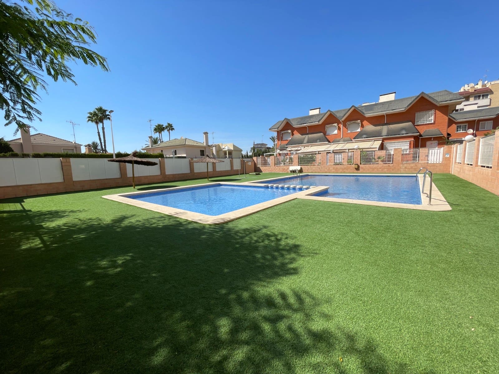 4 quarto Casa em Banda para venda em Elche / Elx com piscina garagem - 452 000 € (Ref: 10023130)