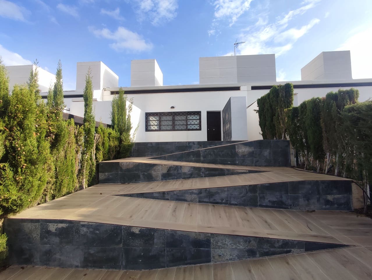 2 Zimmer Villa zu verkaufen in La Peraleja Golf Resort mit Pool Garage - 264.995 € (Ref: 10031161)