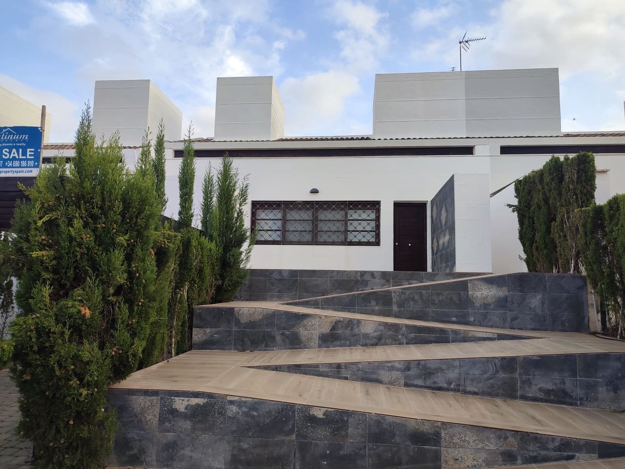 2 Zimmer Villa zu verkaufen in La Peraleja Golf Resort mit Pool Garage - 264.995 € (Ref: 10031161)
