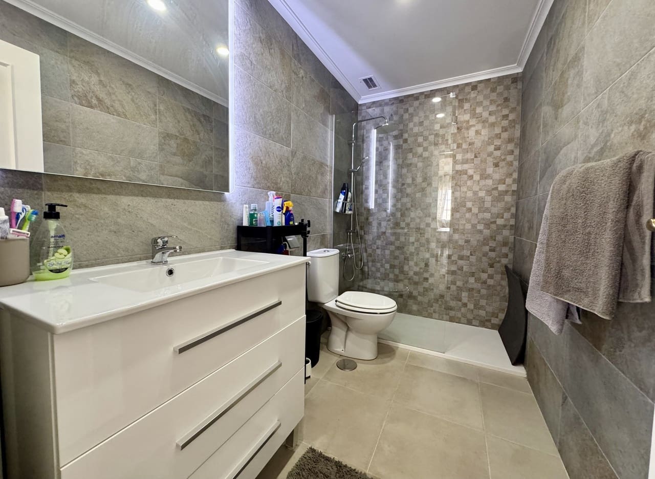 4 Zimmer Apartment zu verkaufen in Los Alcazares mit Pool Garage - 220.000 € (Ref: 10065385)