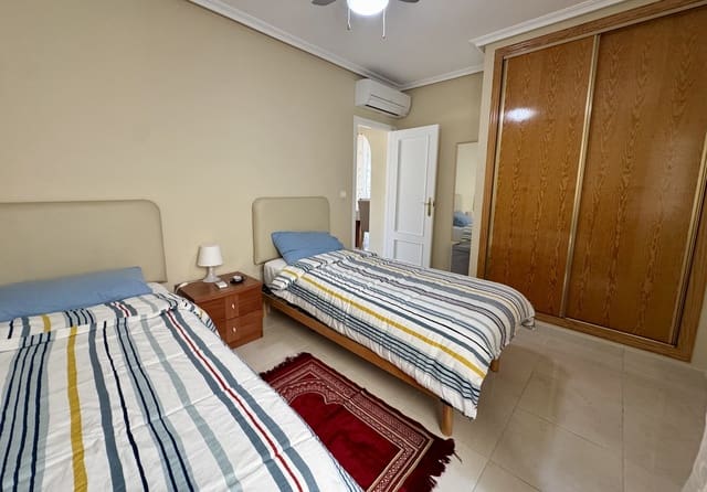4 soveværelse Lejlighed til salg i Los Alcázares med swimmingpool garage - € 220.000 (Ref: 10065385)