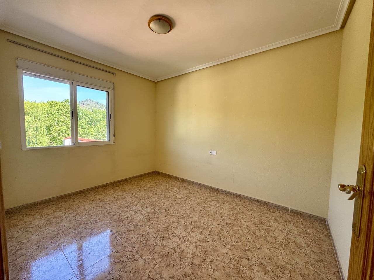 7 slaapkamer Villa te koop in Atamaria met zwembad garage - € 565.000 (Ref: 10095473)