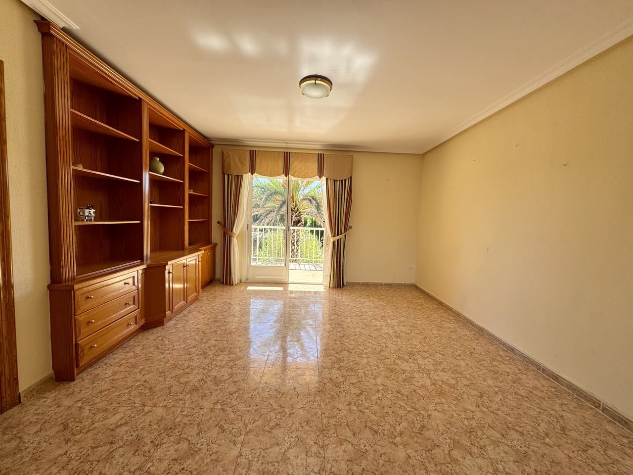 7 slaapkamer Villa te koop in Atamaria met zwembad garage - € 565.000 (Ref: 10095473)