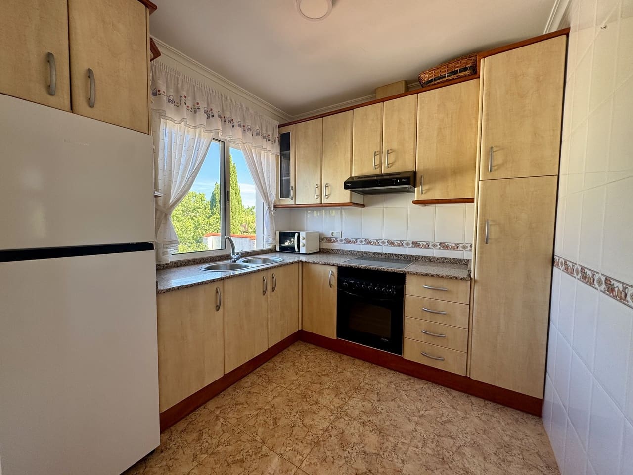 7 slaapkamer Villa te koop in Atamaria met zwembad garage - € 565.000 (Ref: 10095473)