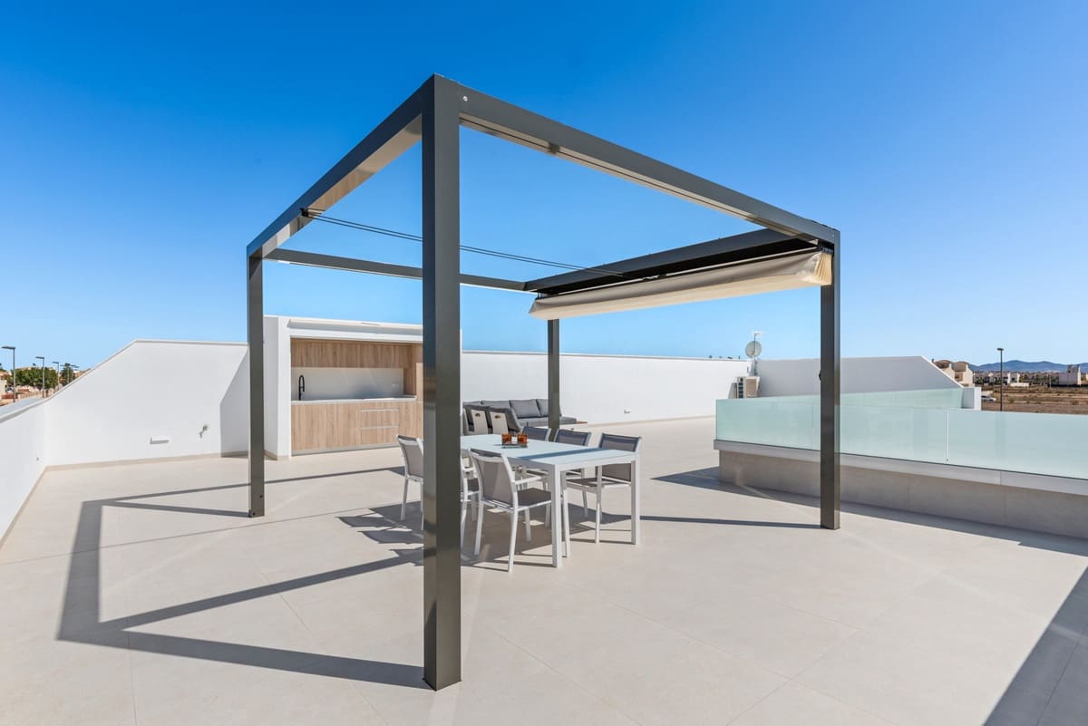 3 soveværelse Villa til salg i Los Alcazares med swimmingpool garage - € 499.900 (Ref: 10167597)