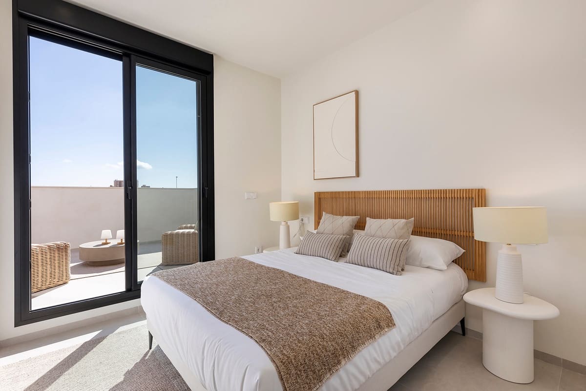 2 soveværelse Villa til salg i Los Alcazares med swimmingpool garage - € 439.000 (Ref: 10167778)