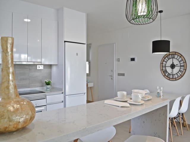 Chalet de 3 habitaciones en Los Alcázares en venta con piscina - 395.000 € (Ref: 7430069)