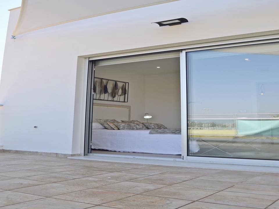 Chalet de 3 habitaciones en Los Alcázares en venta con piscina - 395.000 € (Ref: 7430069)