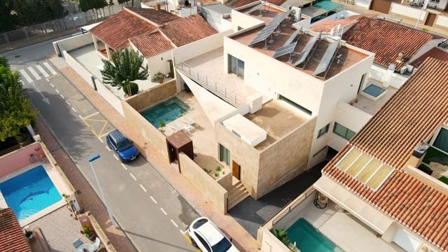 4 soveværelse Villa til salg i San Pedro del Pinatar med swimmingpool garage - € 1.195.000 (Ref: 7476132)