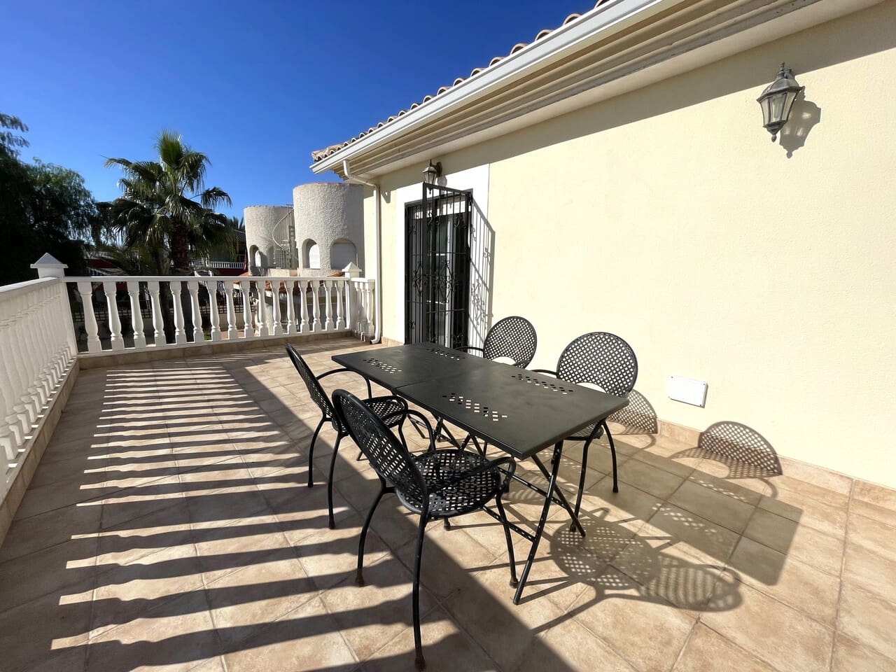4 soveværelse Villa til salg i Estrella de Mar med swimmingpool - € 450.000 (Ref: 7834179)