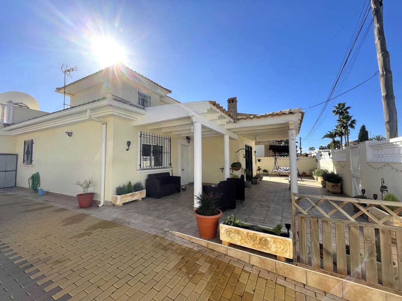 4 soveværelse Villa til salg i Estrella de Mar med swimmingpool - € 450.000 (Ref: 7834179)